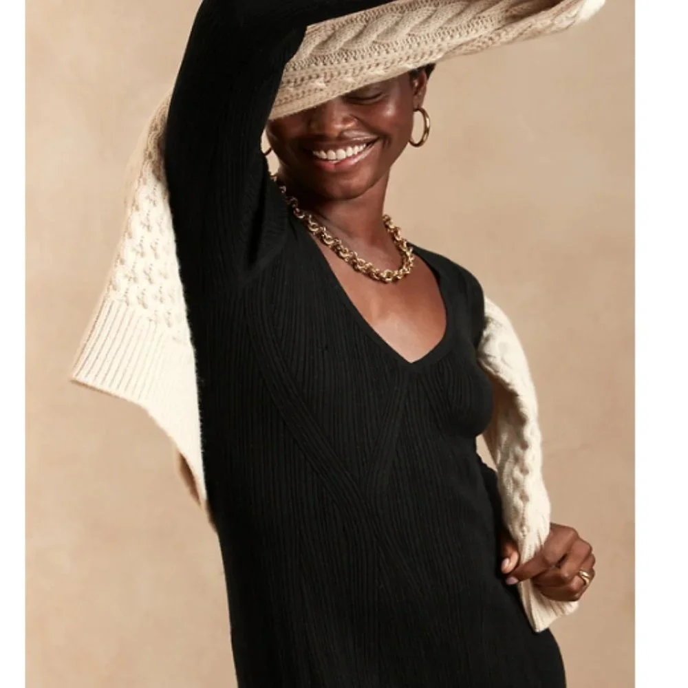 NWT Banana Republic Ribbed V-Neck Sweater Dress M 8 / 10 Black F931 - Picture 2 of 6